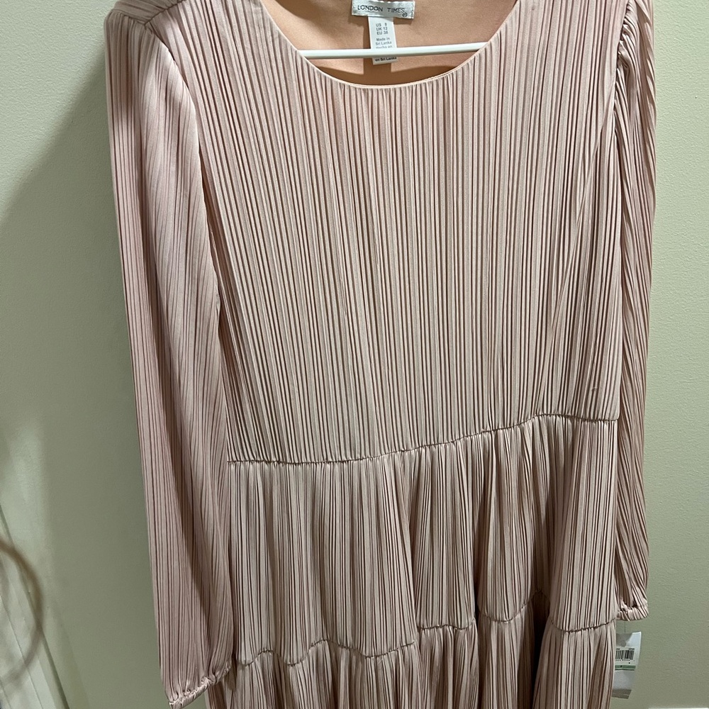Light pink London times dress, brand new never worn